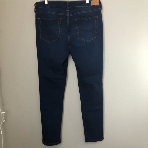 High Rise Jeans - Picture 5 of 6